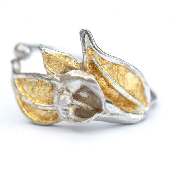 anillo hojas  abierto plata, anillo abierto plata, anillo flor grande, anillo flores oro, carlos tellechea, Anillo flores cala oro, anillo artesanal plata, joyería de autor