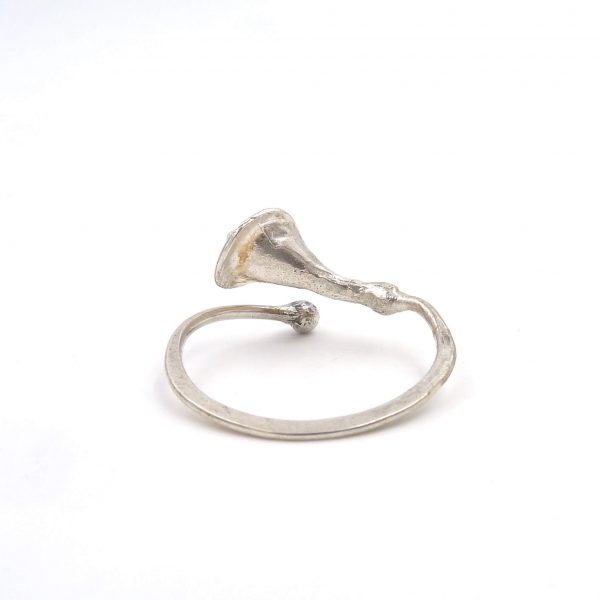 anillo ajustable plta, anillo abierto oro, anillo flores oro, carlos tellechea, Anillo flores cala oro, anillo artesanal cruzado, joyería de autor