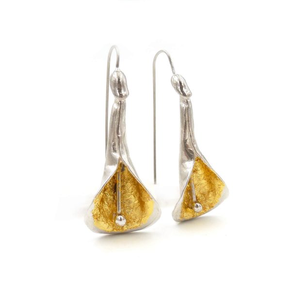 pendientes de ganchoflor , joyería artesanal, joyas de oro artesanales, Pendientes flor cala oro, carlos tellechea, joyería de autor , pendientes artesanales