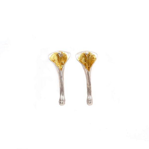 joyería artesanal, joyas de plata artesanales, Pendientes flor cala plata, carlos tellechea, joyería de autor , pendientes artesanales, Carlos tellechea joyería de autor, joyería contemporánea, pátina de oro, arteartesania,