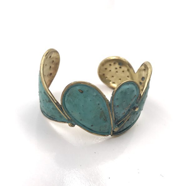 carlos tellechea, brazalete brazo, joyería artesanal española, joyería de autor, Brazalete ancho dorado, Joyas con pátina, Brazalete cactus