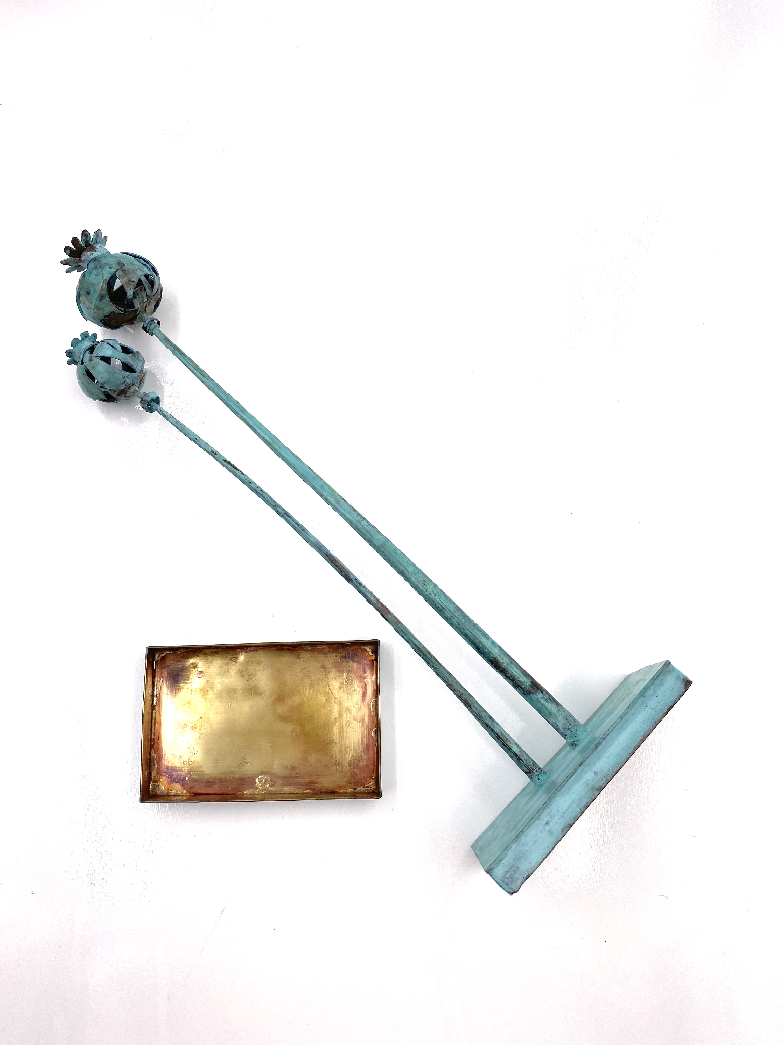 IMG_3618 caja de latón cuadrada, flores modernas, flores artificiales para decorar, figuras decorativas de diseño, salón moderno, escultura moderna, esculturas decorativas para el hogar, carlos tellechea, escultura con pátina, esculturas modernas para casa