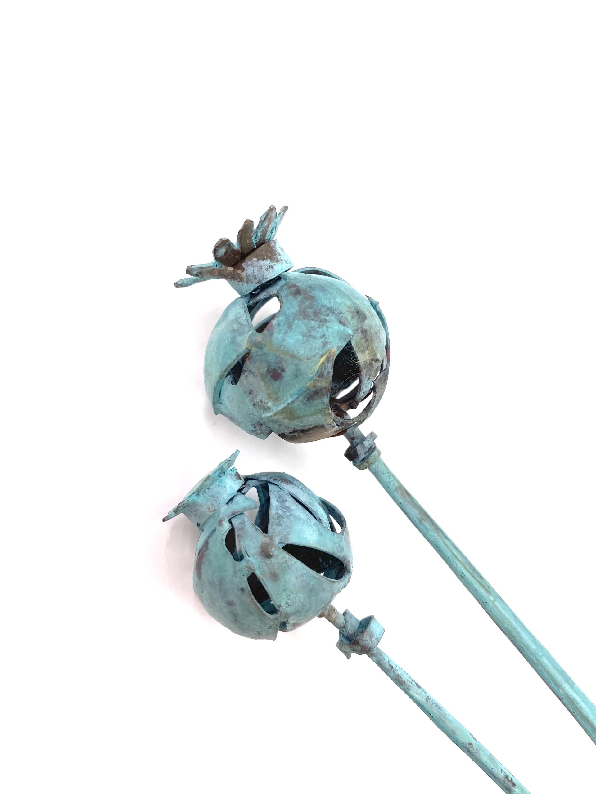 IMG_3619 caja de latón cuadrada, flores modernas, flores artificiales para decorar, figuras decorativas de diseño, salón moderno, escultura moderna, esculturas decorativas para el hogar, carlos tellechea, escultura con pátina, esculturas modernas para casa