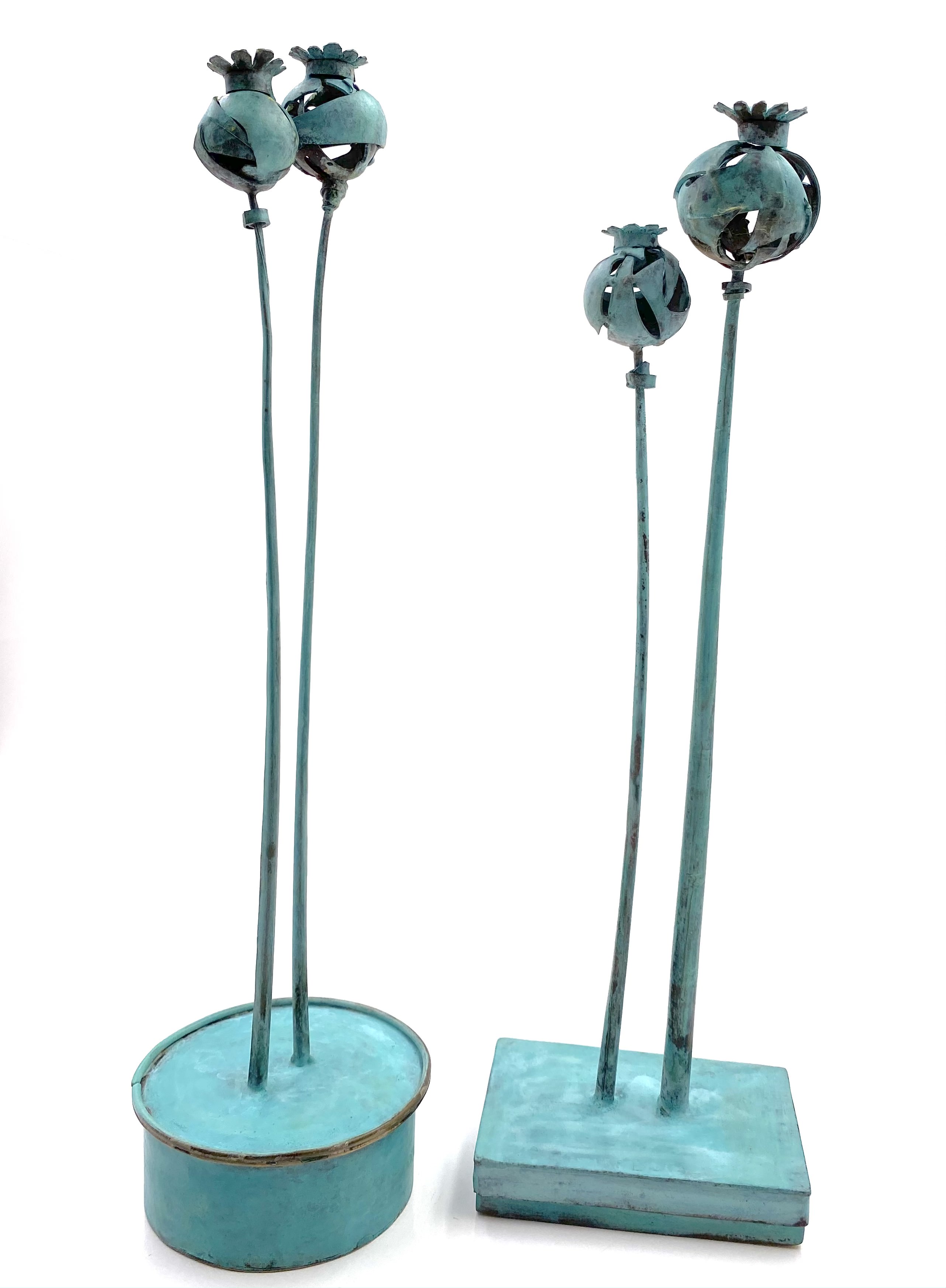 IMG_3800 caja de latón redonda, flores modernas, flores artificiales para decorar, figuras decorativas de diseño, salón moderno, escultura moderna, esculturas decorativas para el hogar, carlos tellechea, escultura con pátina, esculturas modernas para casa