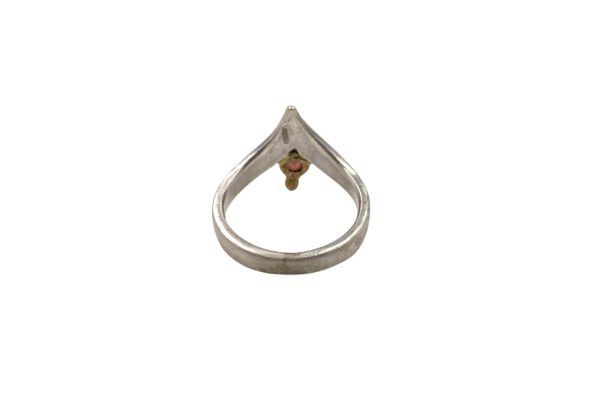 Anillos artesanales de plata y piedras, Joyas de autor, joyería artesanal, joyería de plata, joyería de oro, anillos triangulares, anillos piedra luna, anillos plata artesanales, anillos piedra granate, joyas artesanales españa, carlos tellechea