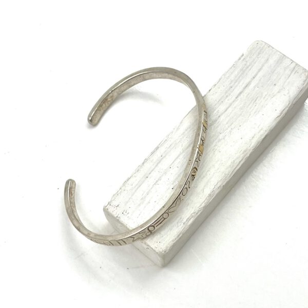 Brazalete Cincelado Carlos Tellechea