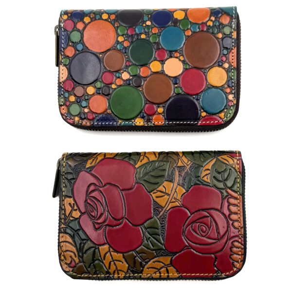 cartera con cremallera de piel hechas y pintadas a mano talabar arteartesania carlos tellechea