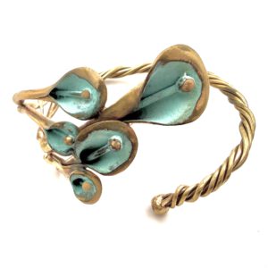 BRAZALETE FLORENTINA CALA BRONCE PATINA HECHO POR CARLOS TELLECHEA EN SU TALLER EN SOLLER MALLORCA