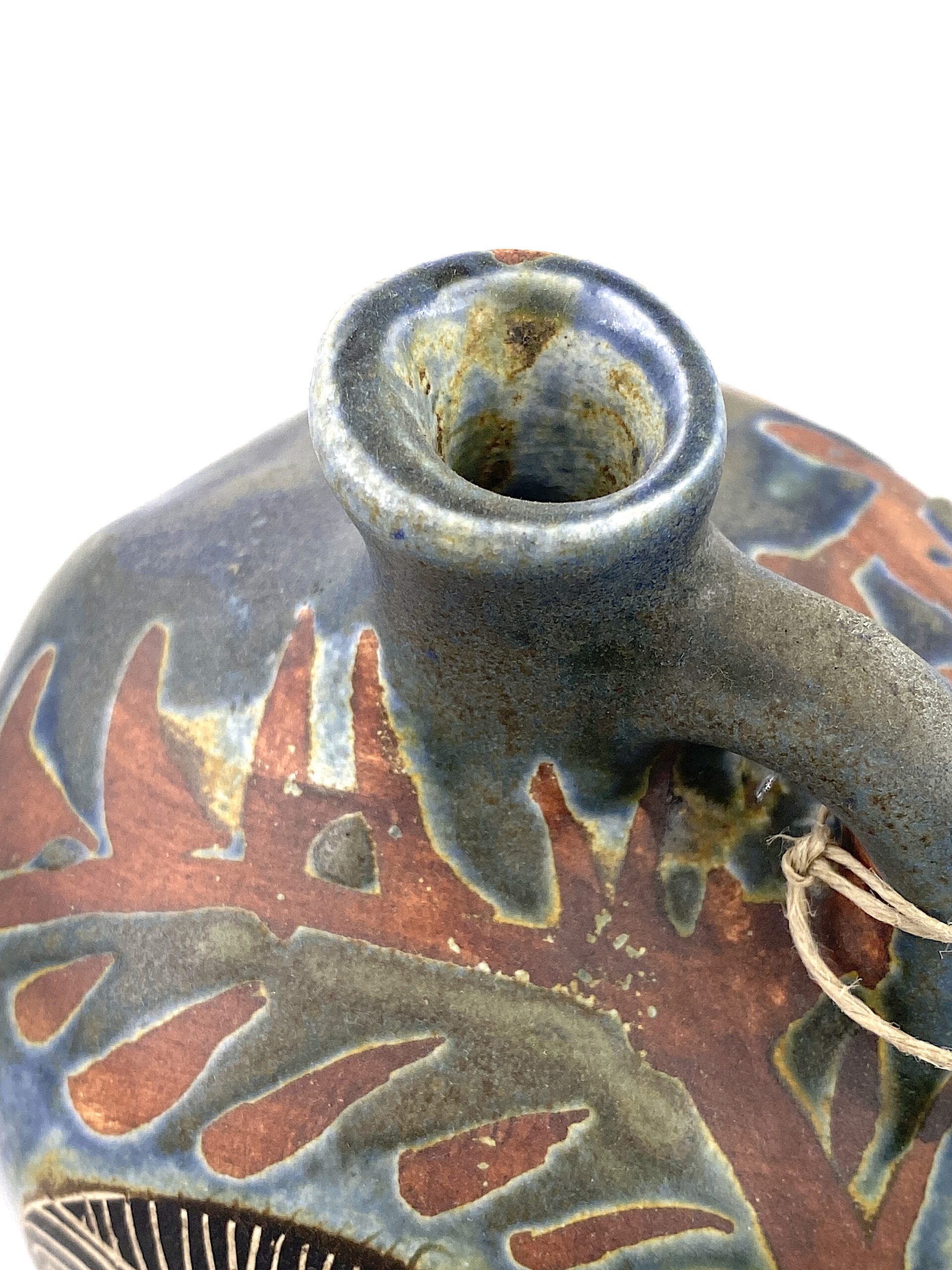 botella ceramica pintada a mano hecha en malaga arteartesania carlos tellechea
